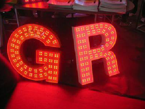 蓝山LED发光字常见的安装误区。